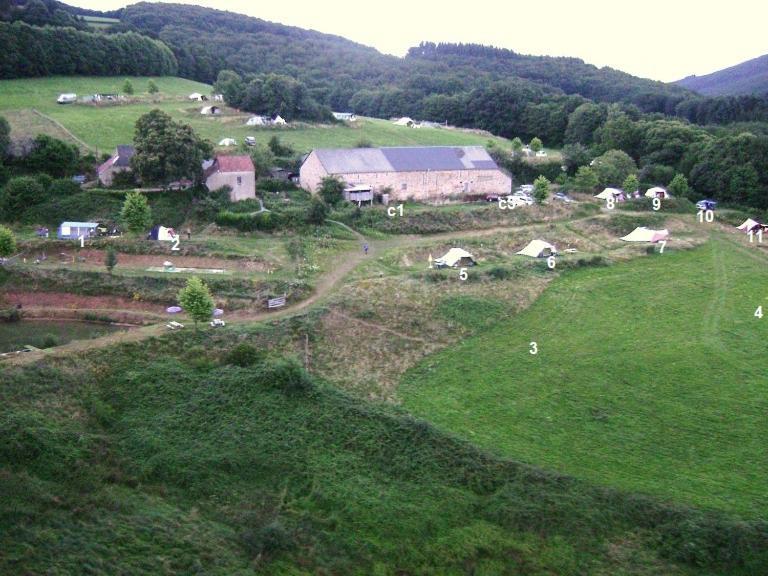 Camping La Foret Du Morvan Vintage Caravan Larochemillay Esterno foto